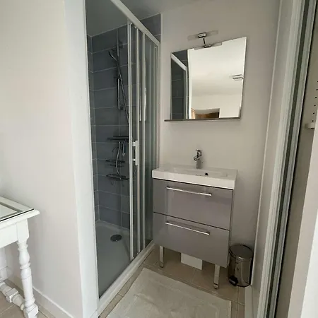 - La Rochelle Lr180-059b Apartment