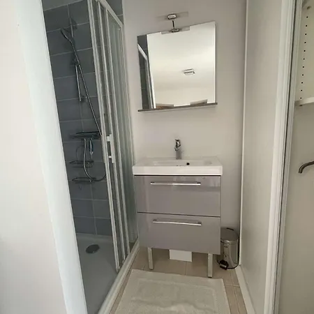 - La Rochelle Lr180-059b Apartment *