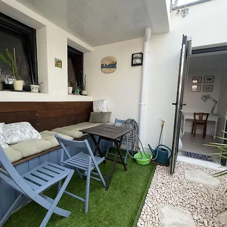 - La Rochelle Lr180-059b Apartment