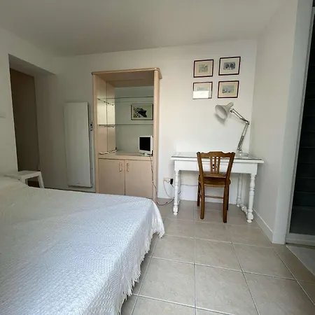 - La Rochelle Lr180-059b Apartment